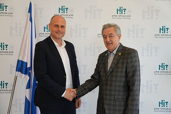 בתמונה: נשיא המכון פרופ' יעקובוב והשגריר ישראל המיועד לאוזבקיסטן, מר לוסטיג